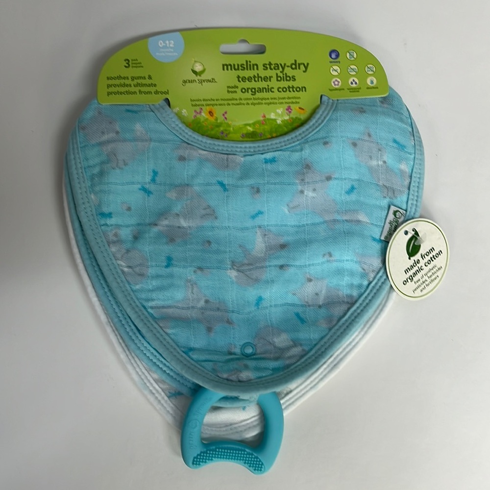 Muslin stay-dry teether bibs. 1696